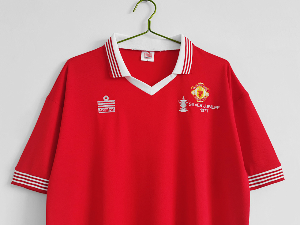 1977 Manchester United home Retro Fan Version