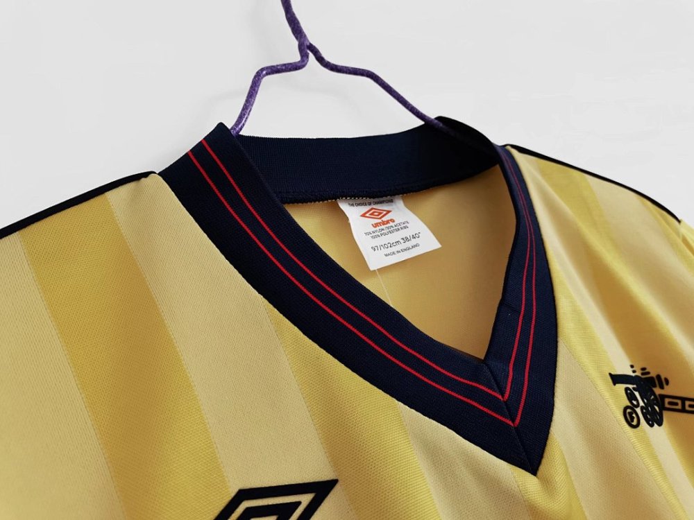 83/86 Arsenal away retro Fans version