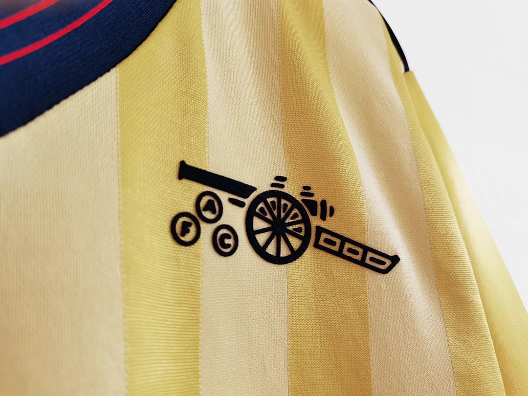 83/86 Arsenal away retro Fans version