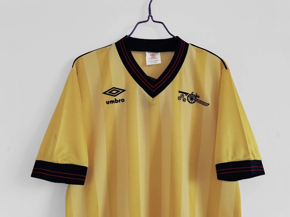 83/86 Arsenal away retro Fans version