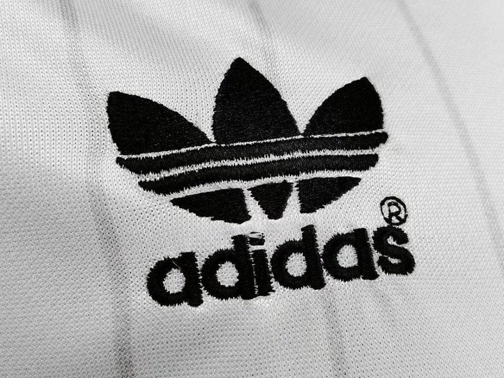 1983 Manchester United away Retro Fan Version