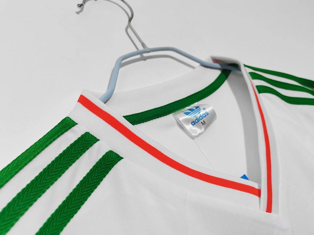 1990/92 Ireland away retro Fans version