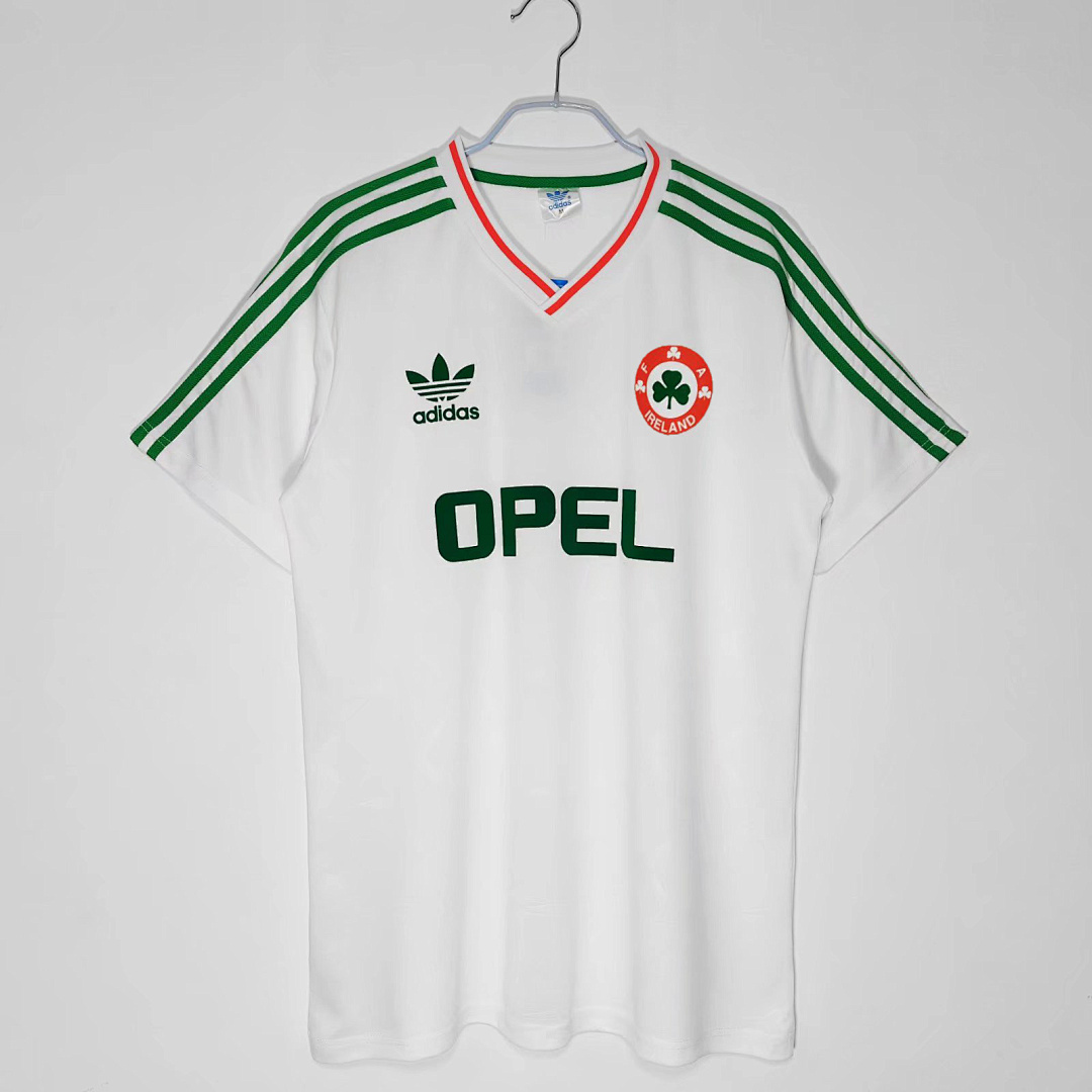1990/92 Ireland away retro Fans version