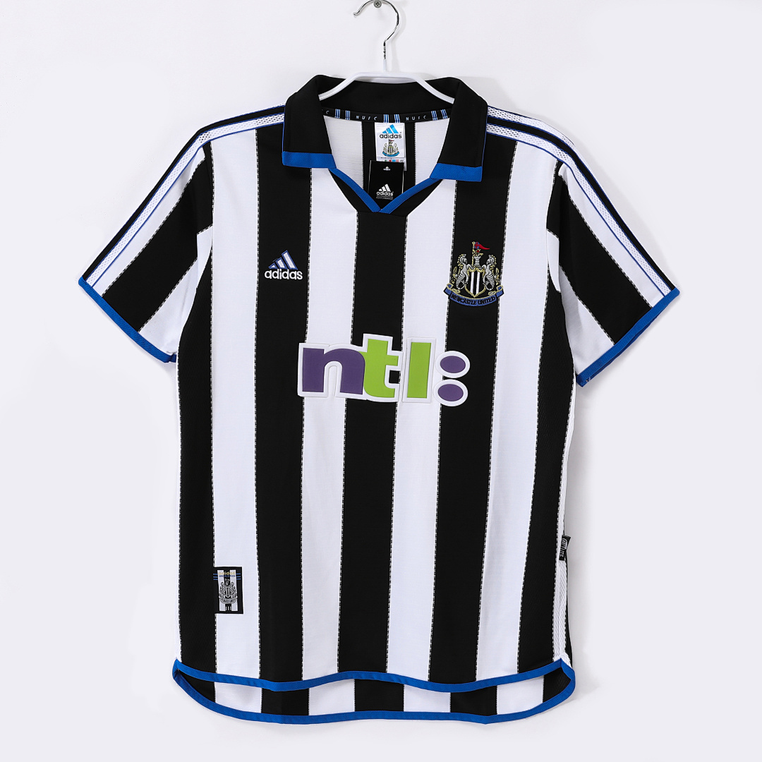 2000/01 Newcastle home retro Fans version