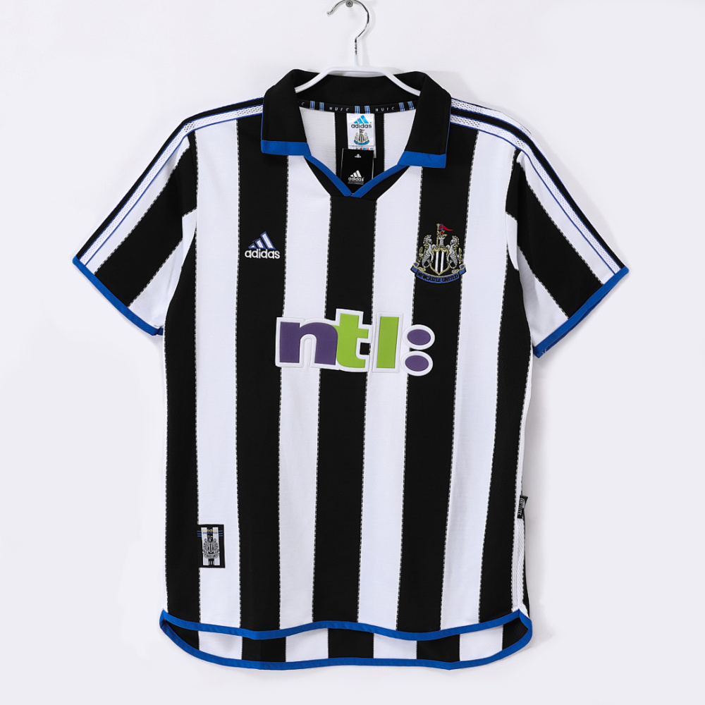 2000/01 Newcastle home retro Fans version