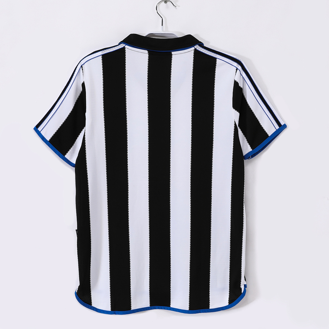 2000/01 Newcastle home retro Fans version