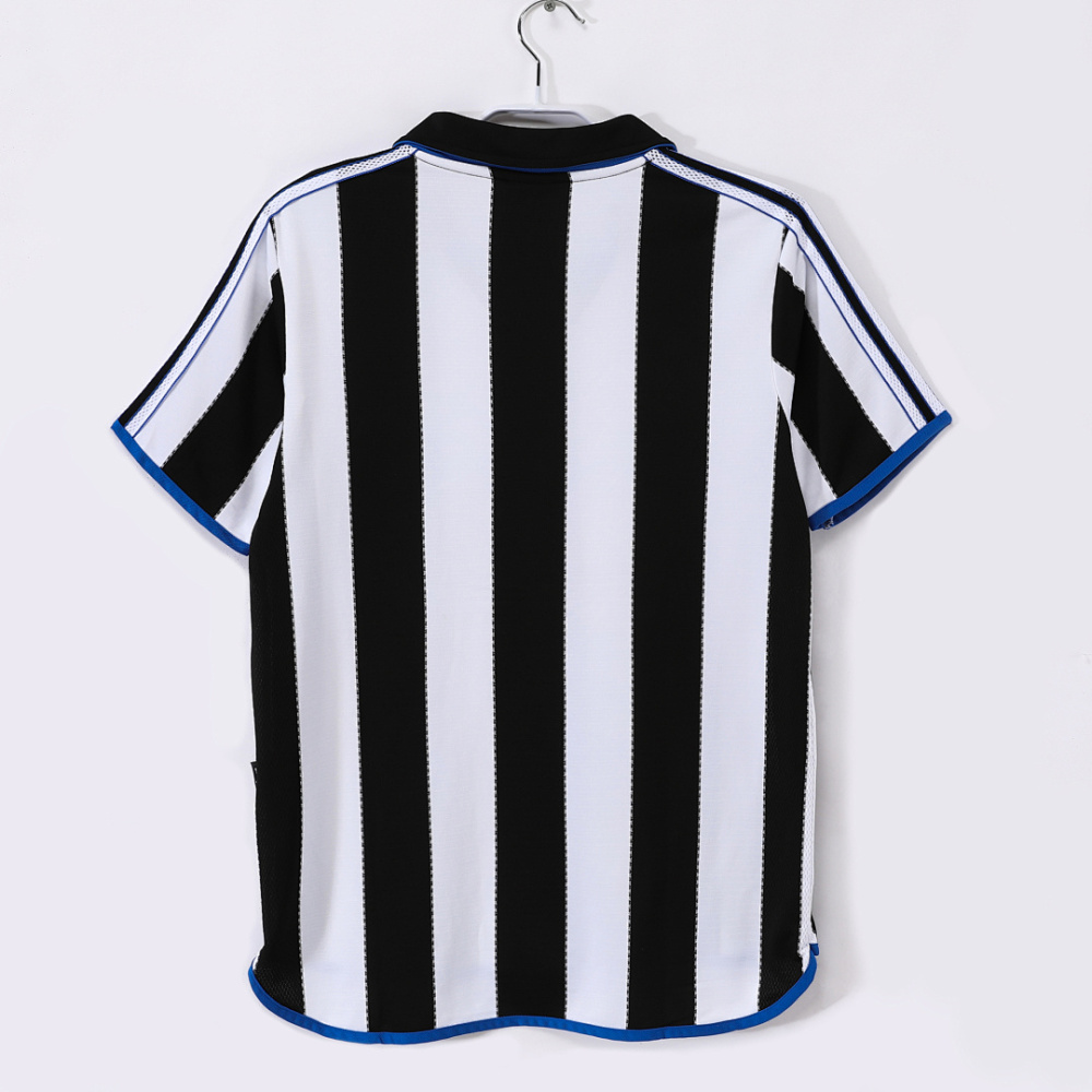 2000/01 Newcastle home retro Fans version
