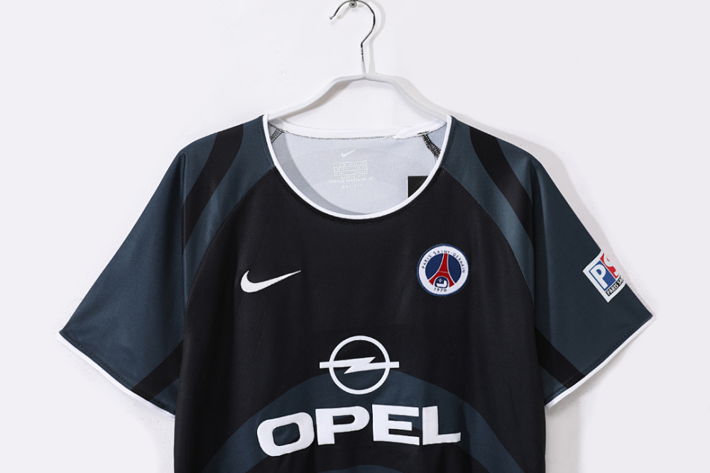 2001/02 Paris Saint-Germain 3rd Retro Fan Version