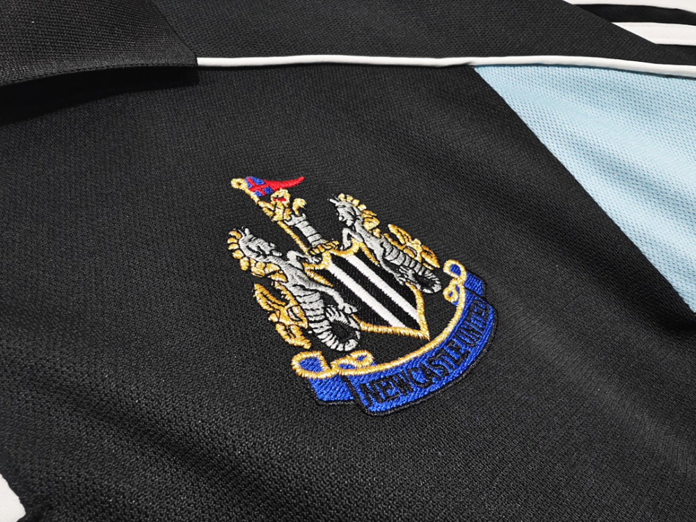 2000/01 Newcastle away retro Fans version