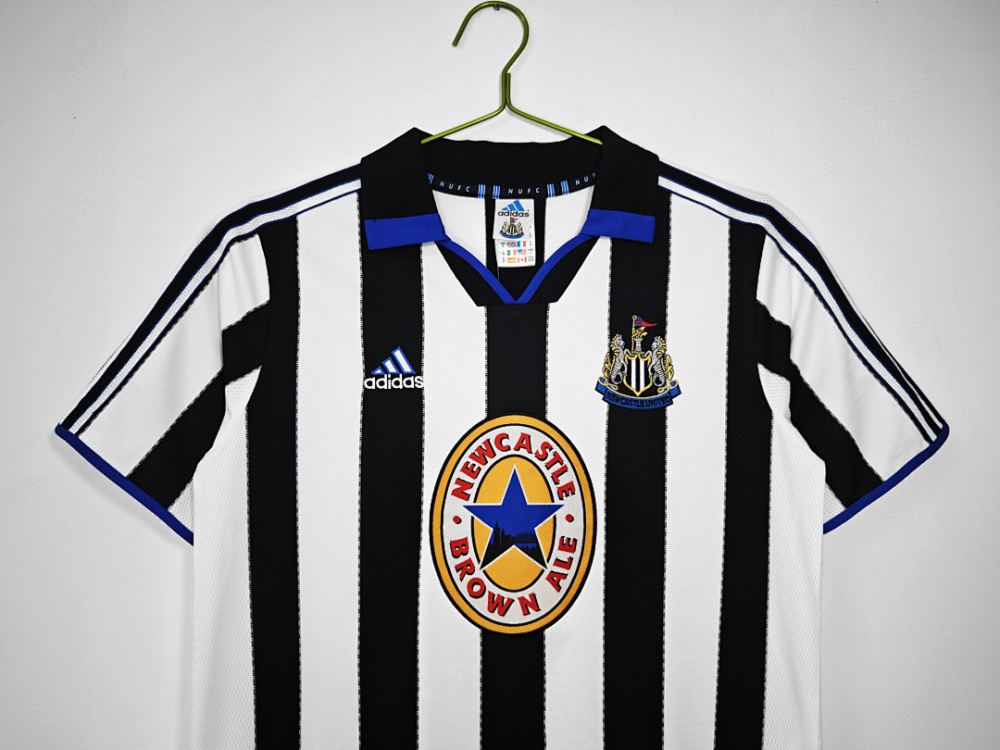 1999/00 Newcastle home retro Fans version