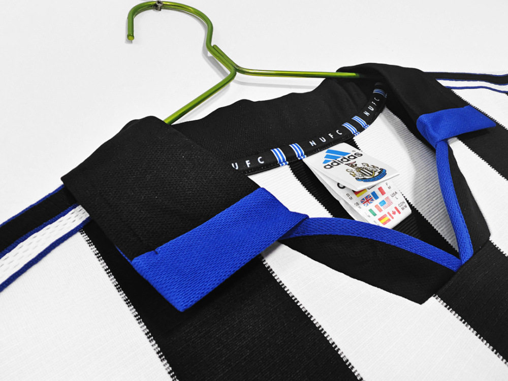1999/00 Newcastle home retro Fans version
