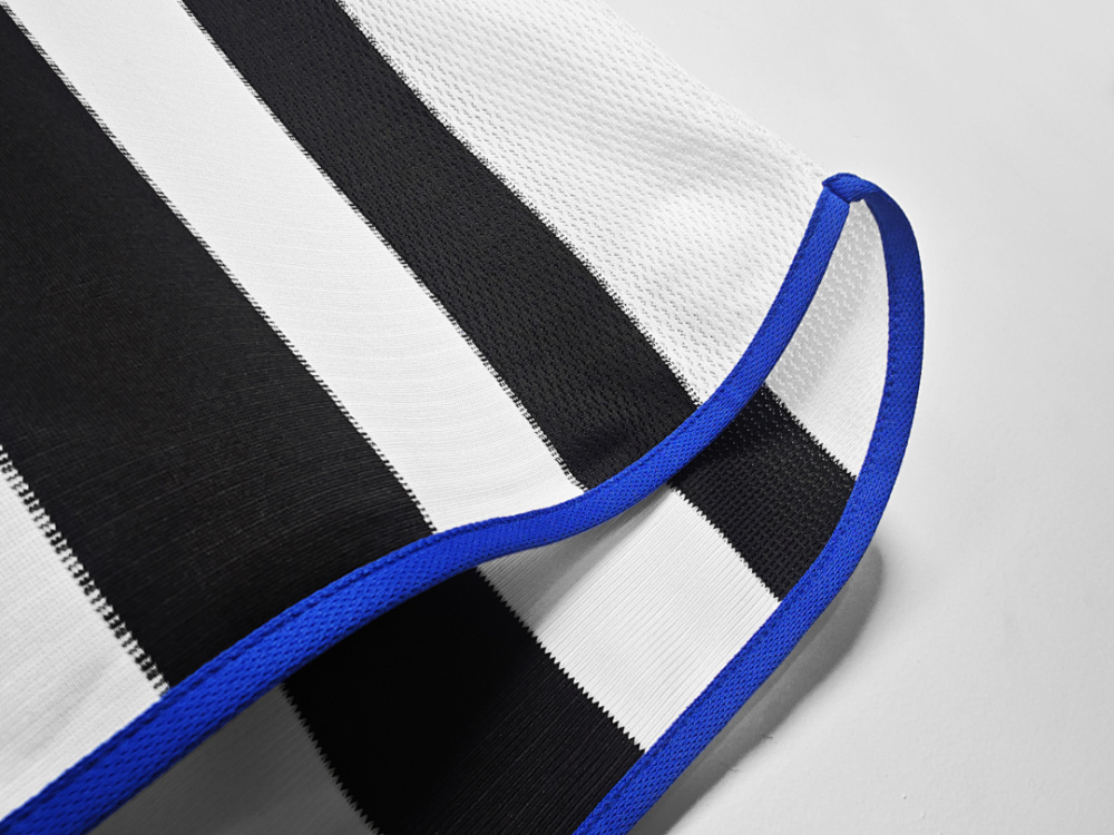 1999/00 Newcastle home retro Fans version