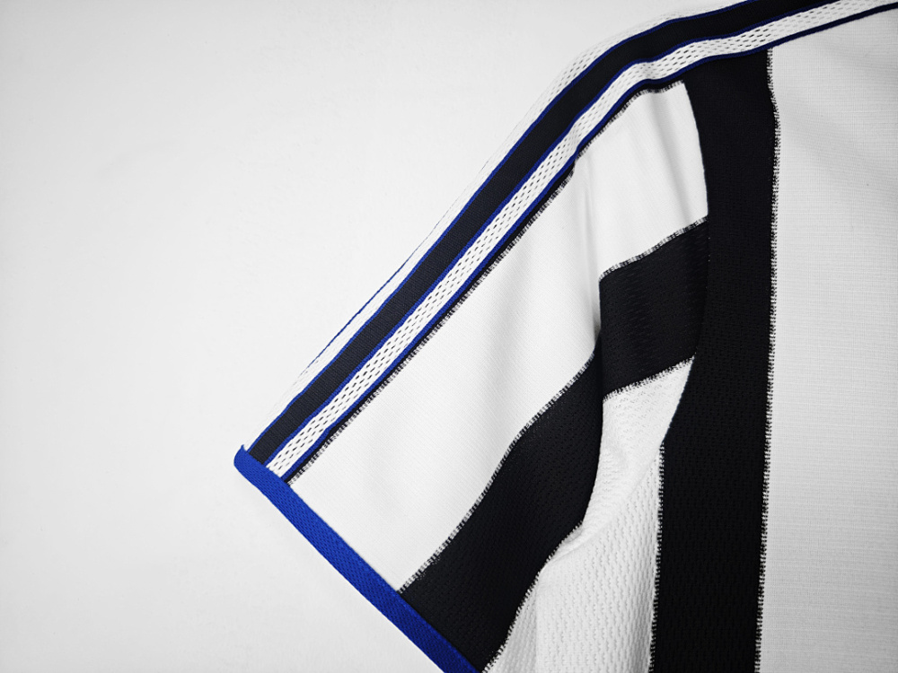 1999/00 Newcastle home retro Fans version