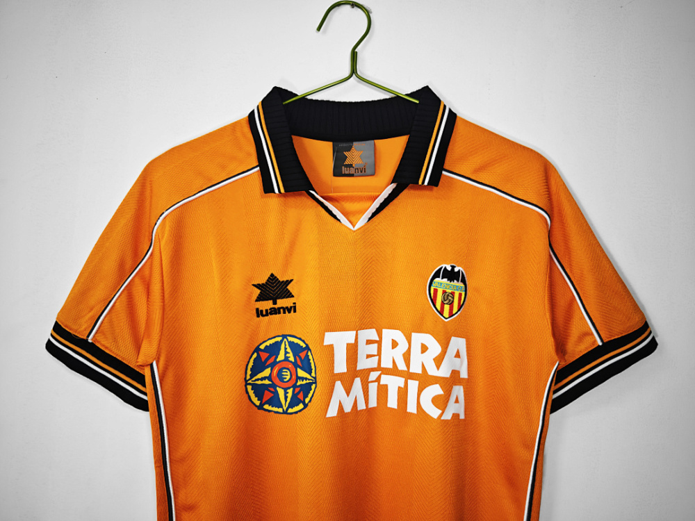 1999/00 Valencia away retro Fans version