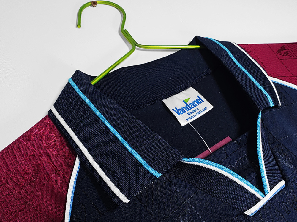 1999/01 West Ham United home Retro Final Version