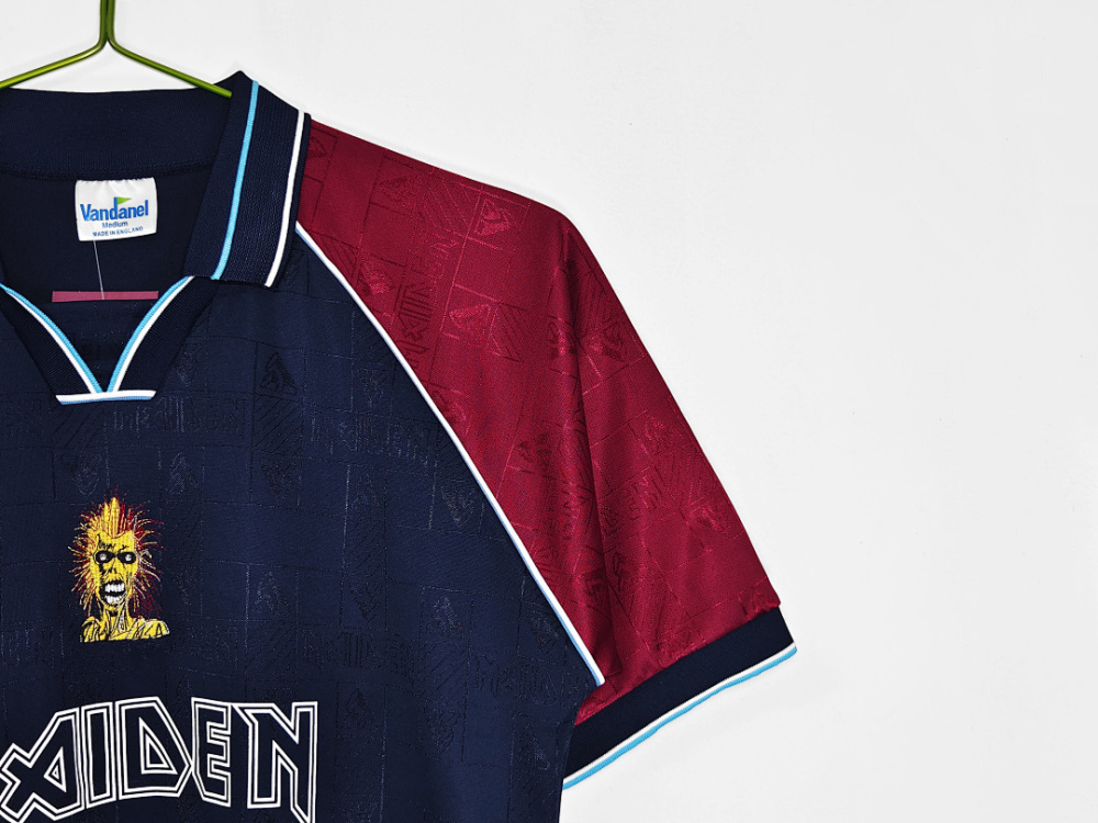 1999/01 West Ham United home Retro Final Version