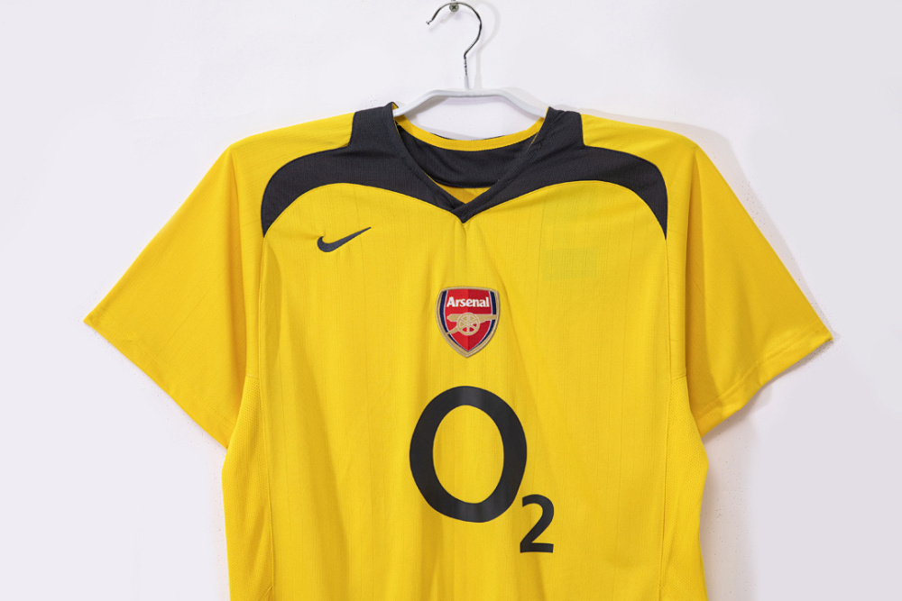 2005/06 Arsenal home Retro Fan Version