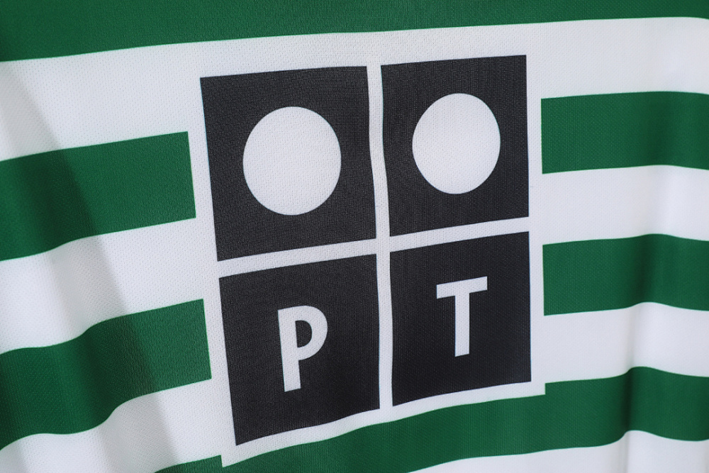 2003/04 Lisbon home Retro Fans version