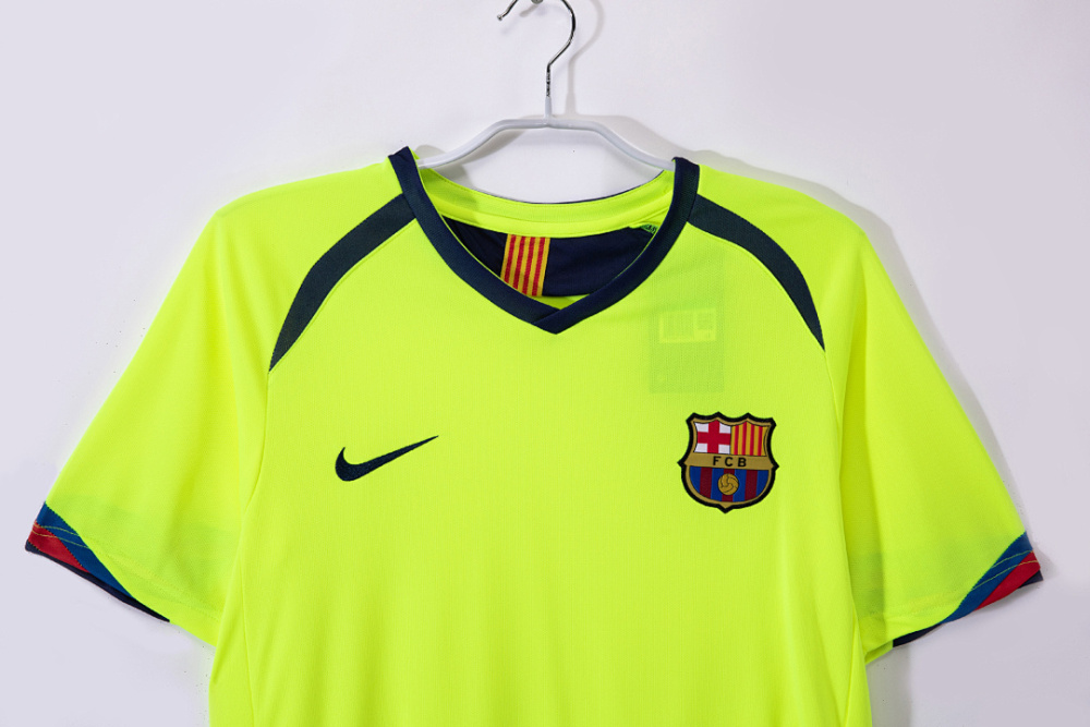 2005/06 Barcelona away Retro Fans version