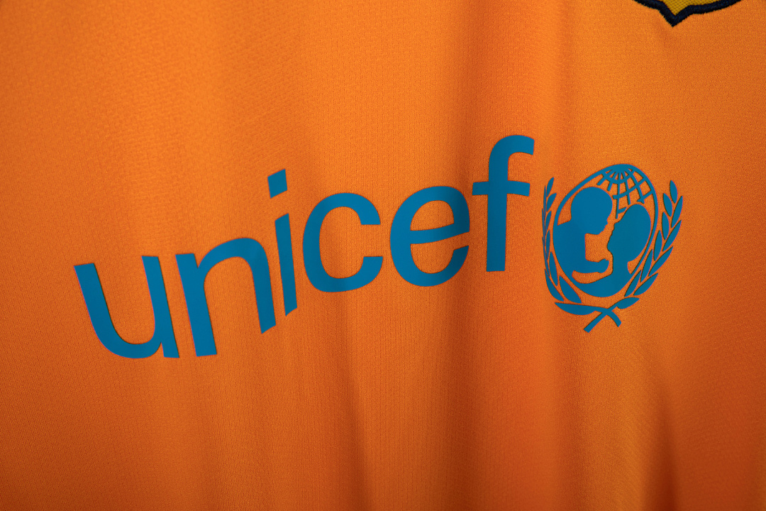 2006/07 Barcelona away Retro Fans version