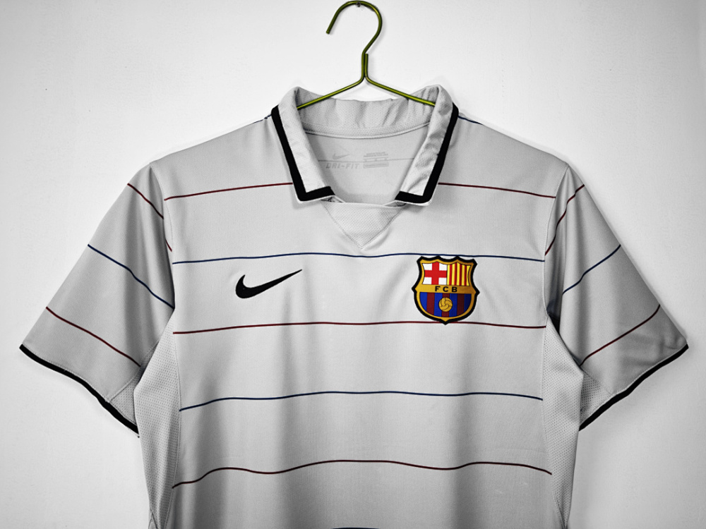 2003/04 Barcelona away Retro Fans version