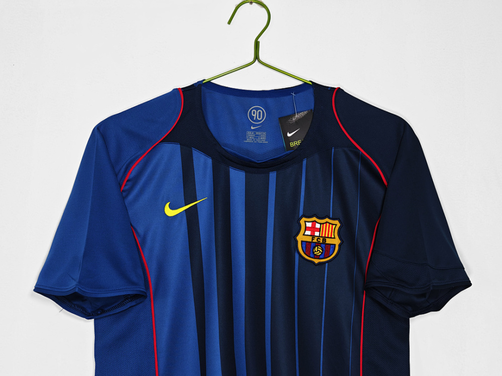 2004/05 Barcelona away Retro Fans version