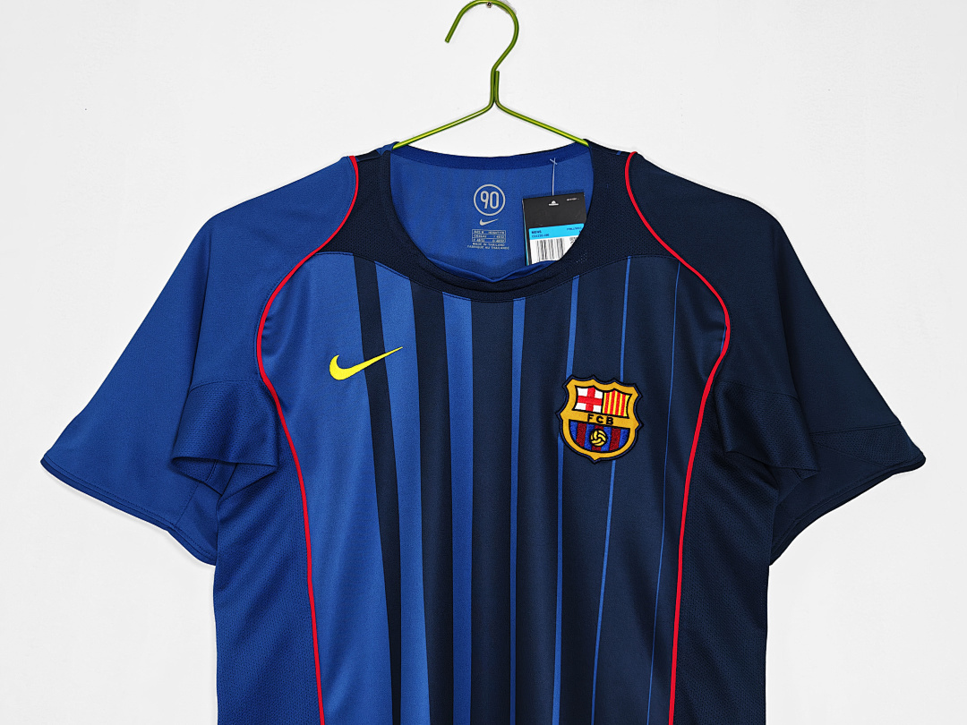 2004/05 Barcelona away Retro Fans version