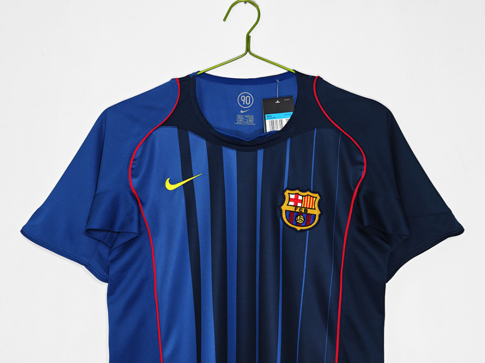 2004/05 Barcelona away Retro Fans version