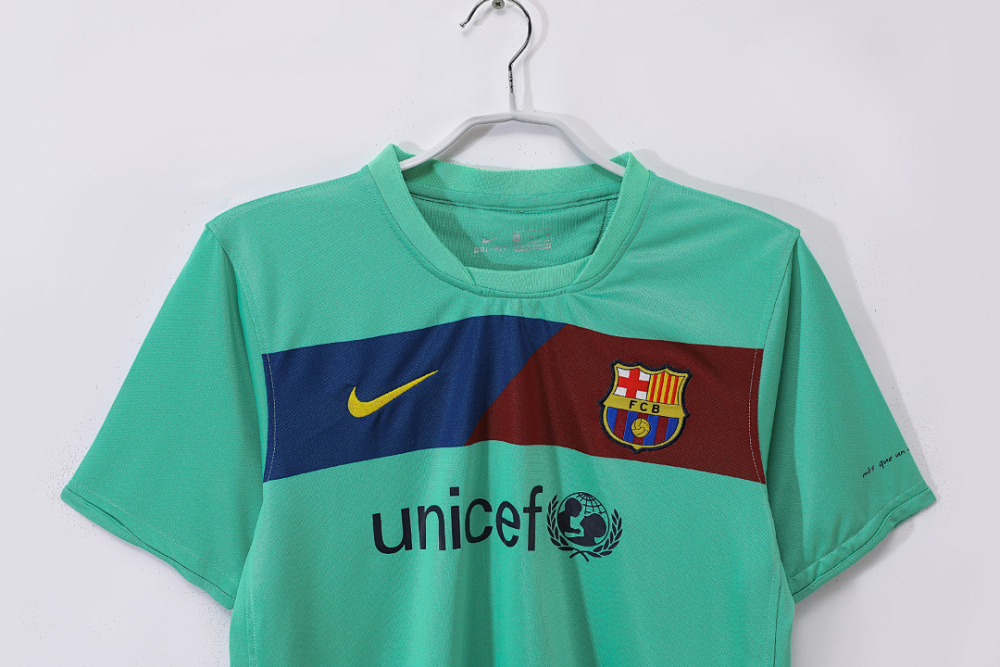 2010/11 Barcelona away Retro Fans version