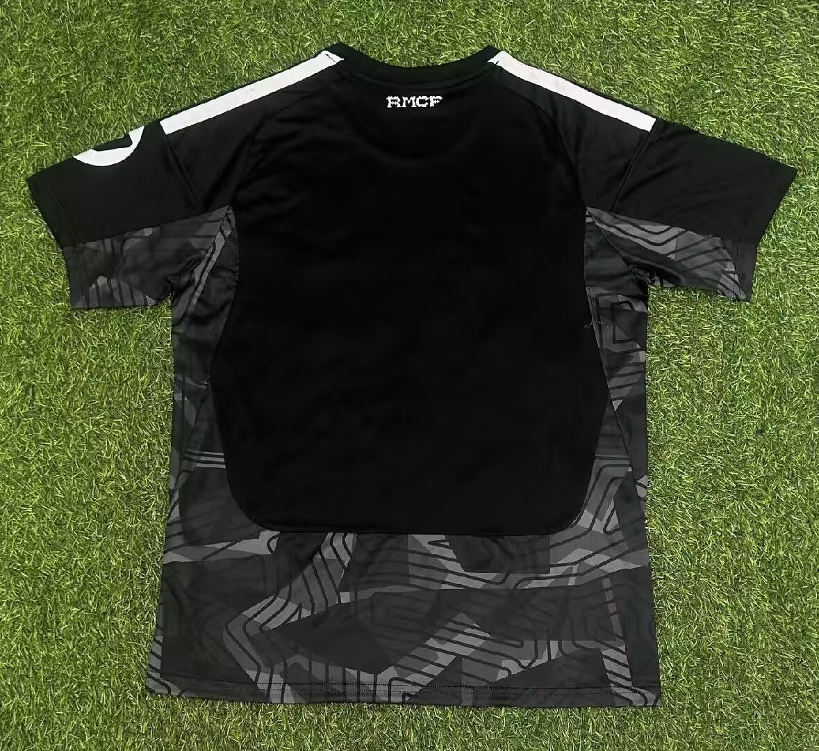 2627 season Real Madrid Black goalkeeper Fan Version