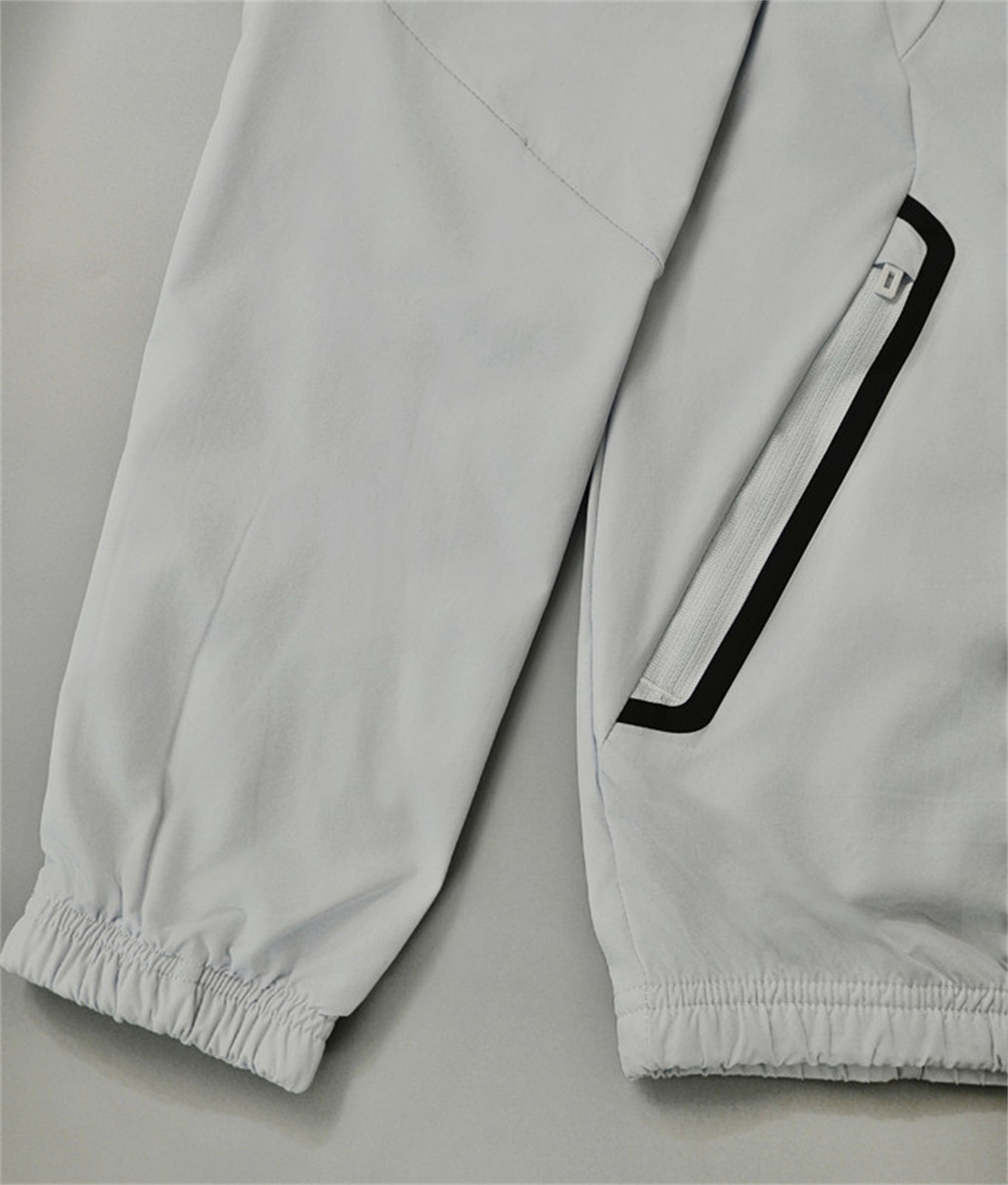 2006 07 Real Madrid  windbreaker Hooded jacket soccer jersey Light gray