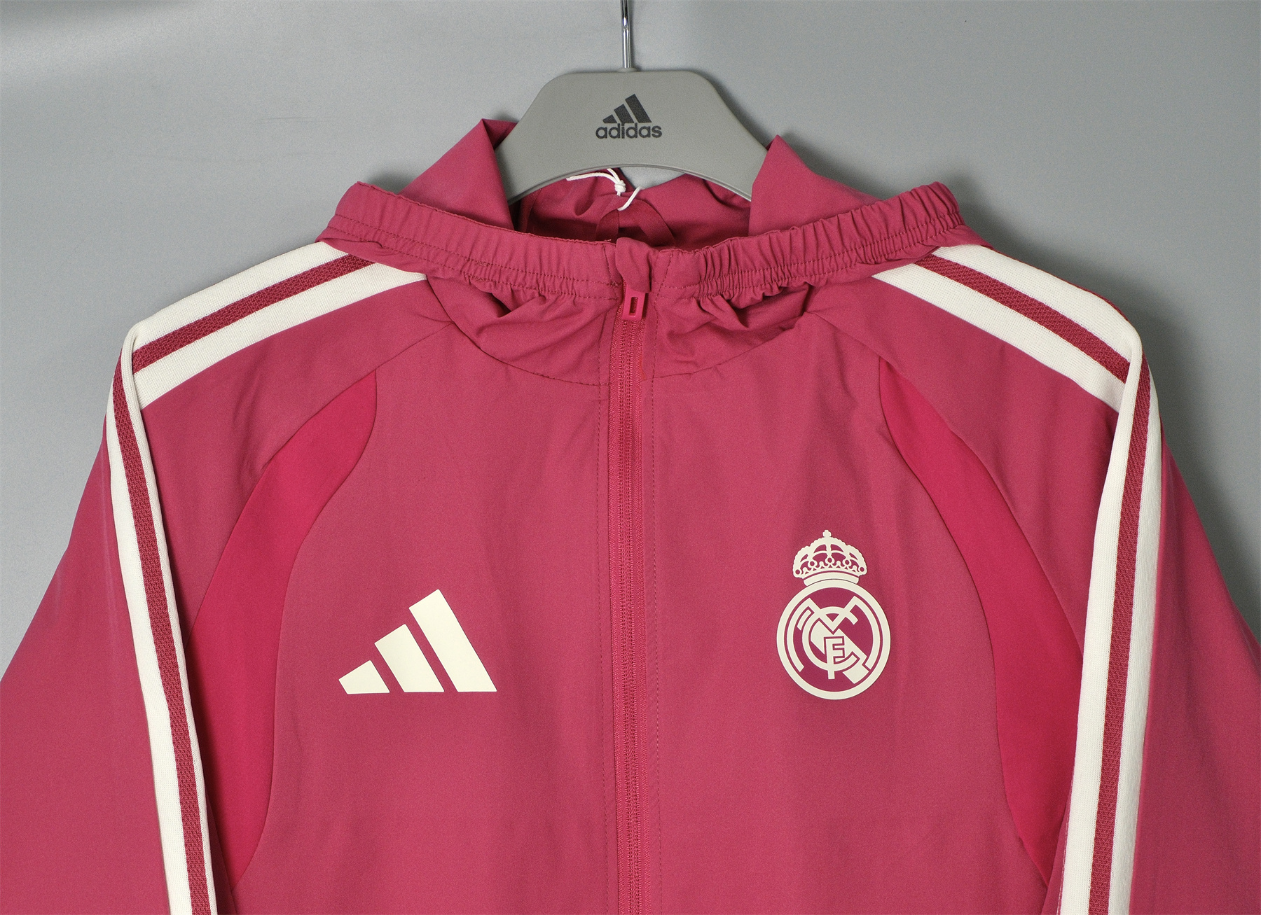 2026 2027 Real Madrid  windbreaker Hooded jacket soccer jersey Rose-pink