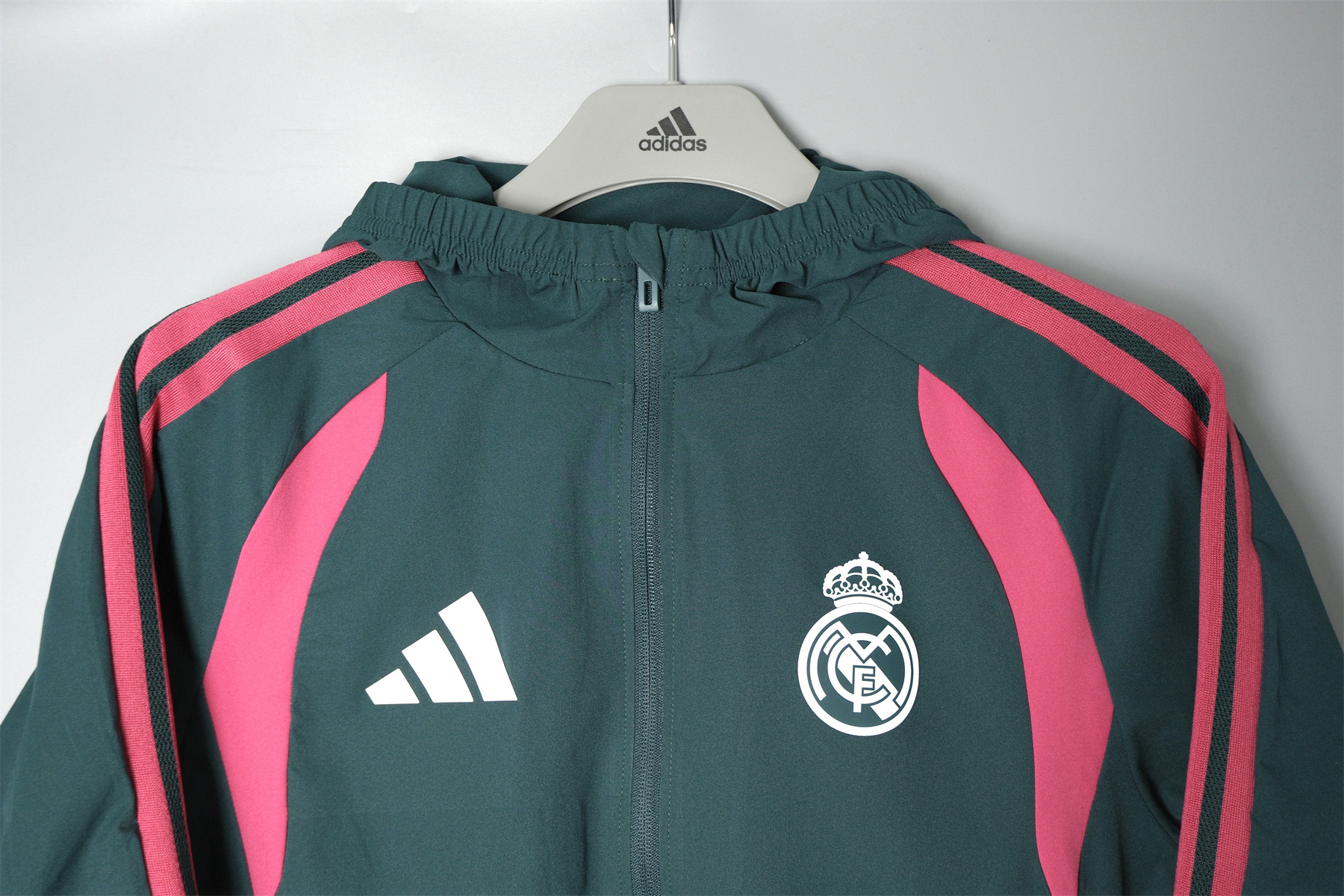 2006 07 Real Madrid  windbreaker Hooded jacket soccer jersey Dark green