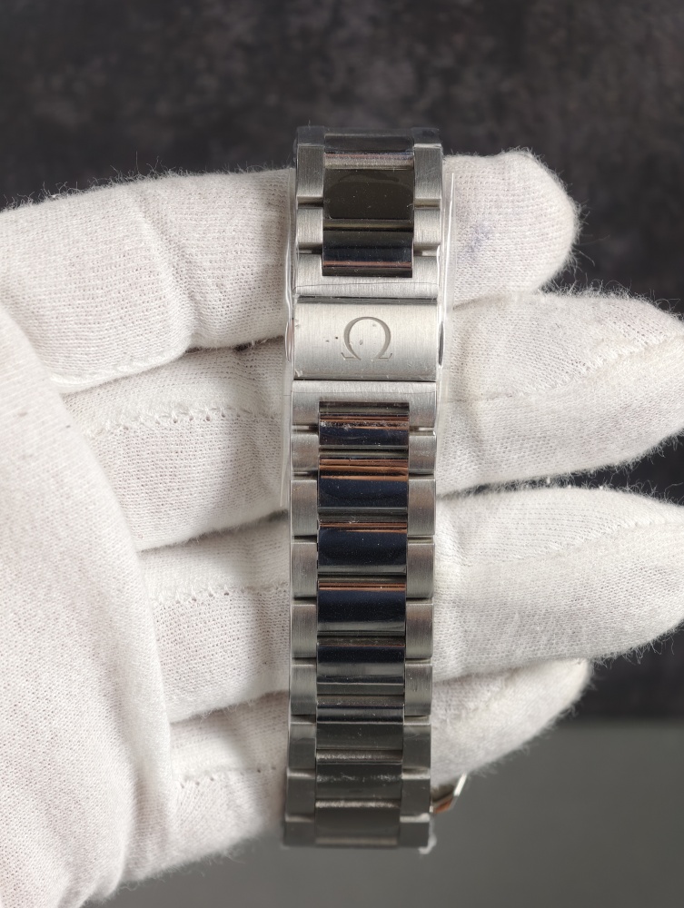 Omega VSF Aqua Terra Dark Green Dial