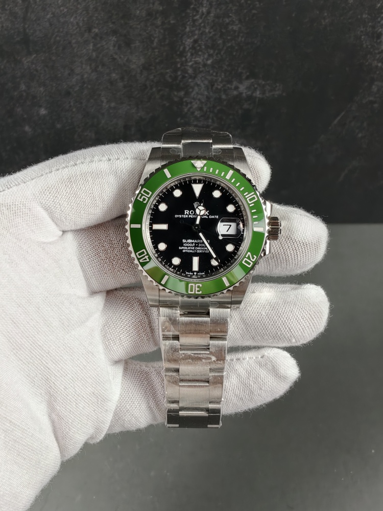 RICH Submariner “Starbucks” 126610LV