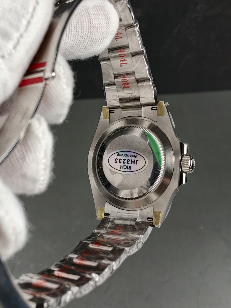 RICH Submariner “Starbucks” 126610LV