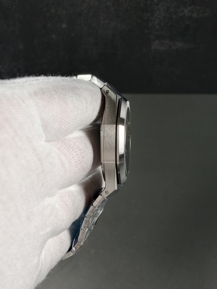 TOP Audemars Piguet Royal Oak 15510 Black Dial