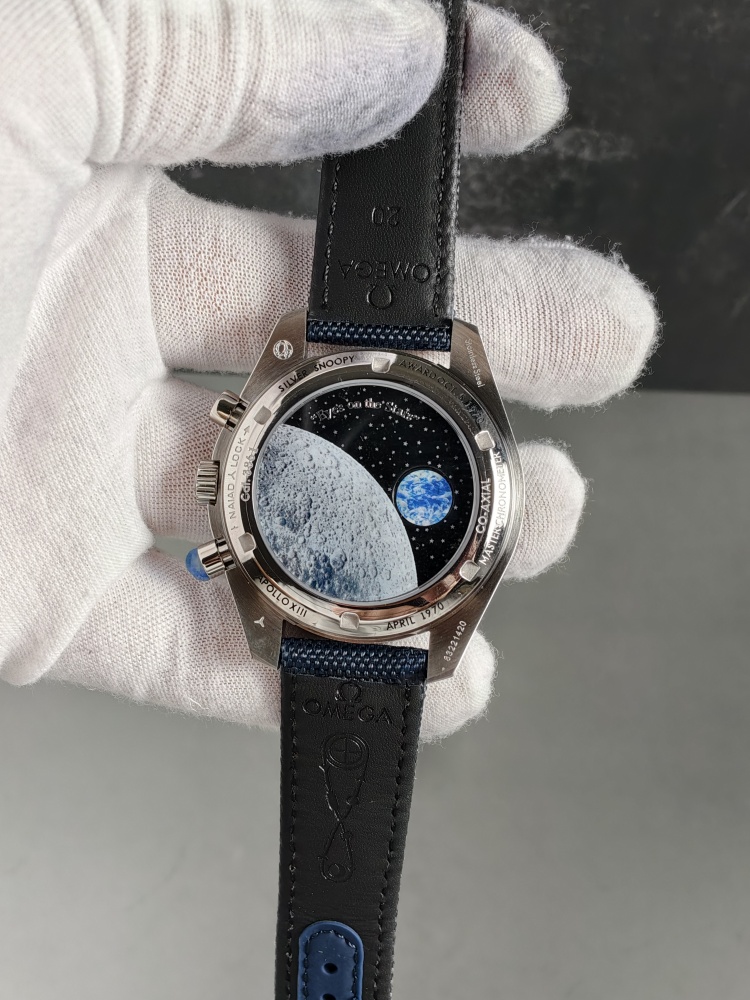 SMF Speedmaster “Silver Snoopy” with Extra Steel Bracelet