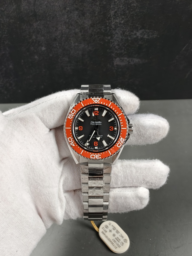 Omega VS+ Planet Ocean 600M Orange Diver