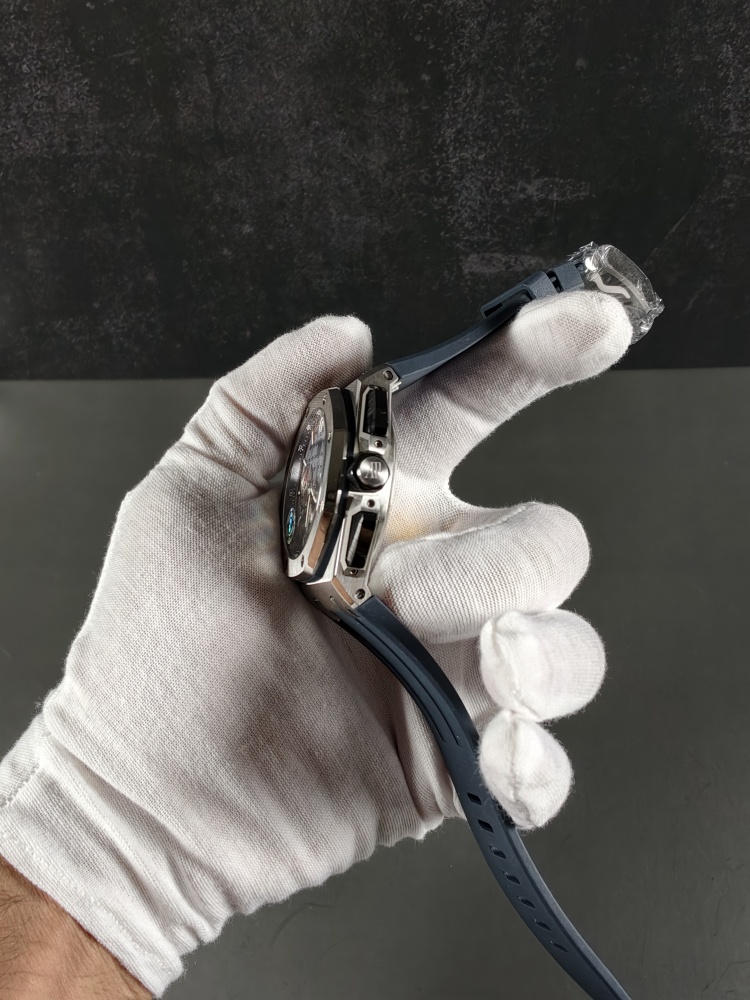 APSF V2 Free-Sprung Royal Oak Offshore Chronograph 26420TI | 43mm Titanium | Blue Dial