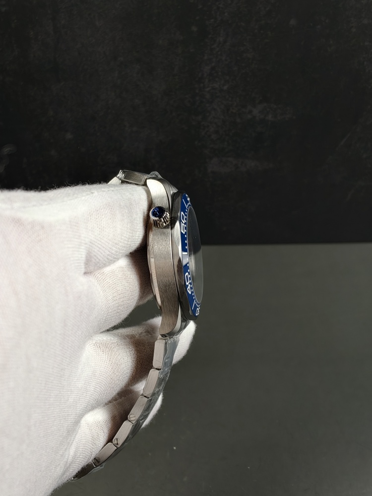 VSF Omega Seamaster Diver 300M Blue Dial | 42mm | Blue Rubber Strap Included