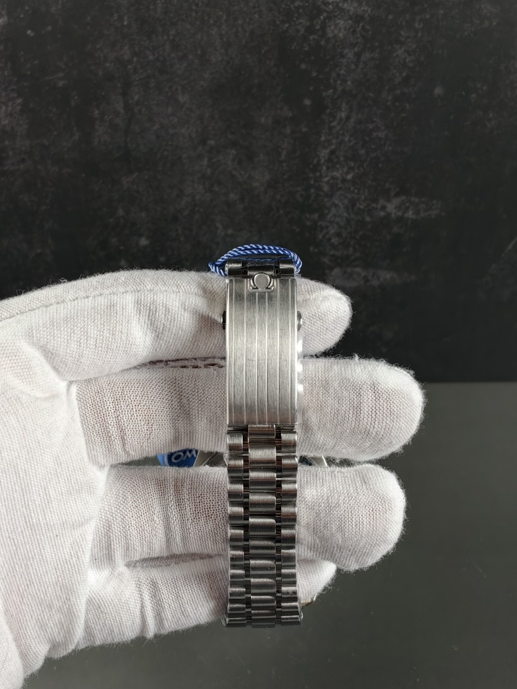 N1 Omega Speedmaster Moonwatch Black Dial | 42mm