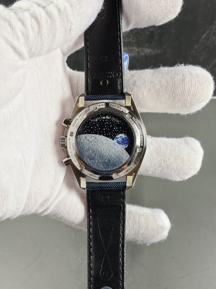 N1 Omega Speedmaster Silver Snoopy Award 50th Anniversary | 42mm | Blue Nylon Strap
