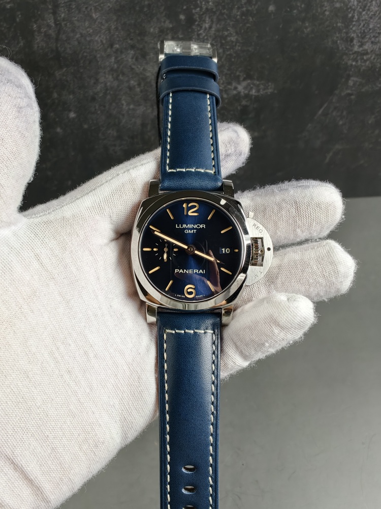 VSF Panerai Submersible PAM688 Blue Dial | 42mm | P.9000 Movement