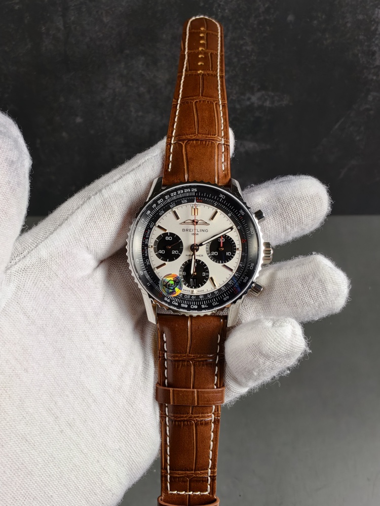 BLS Breitling Navitimer B01 Chronograph 43 North America Limited Edition | 43mm | A7750 Movement