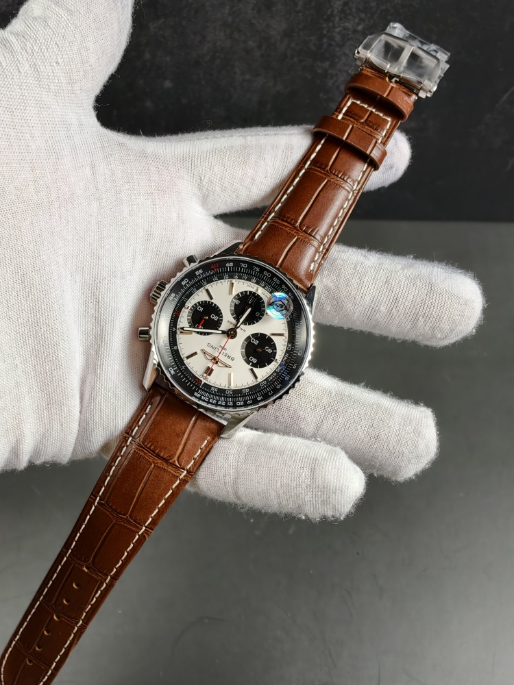 BLS Breitling Navitimer B01 Chronograph 43 North America Limited Edition | 43mm | A7750 Movement