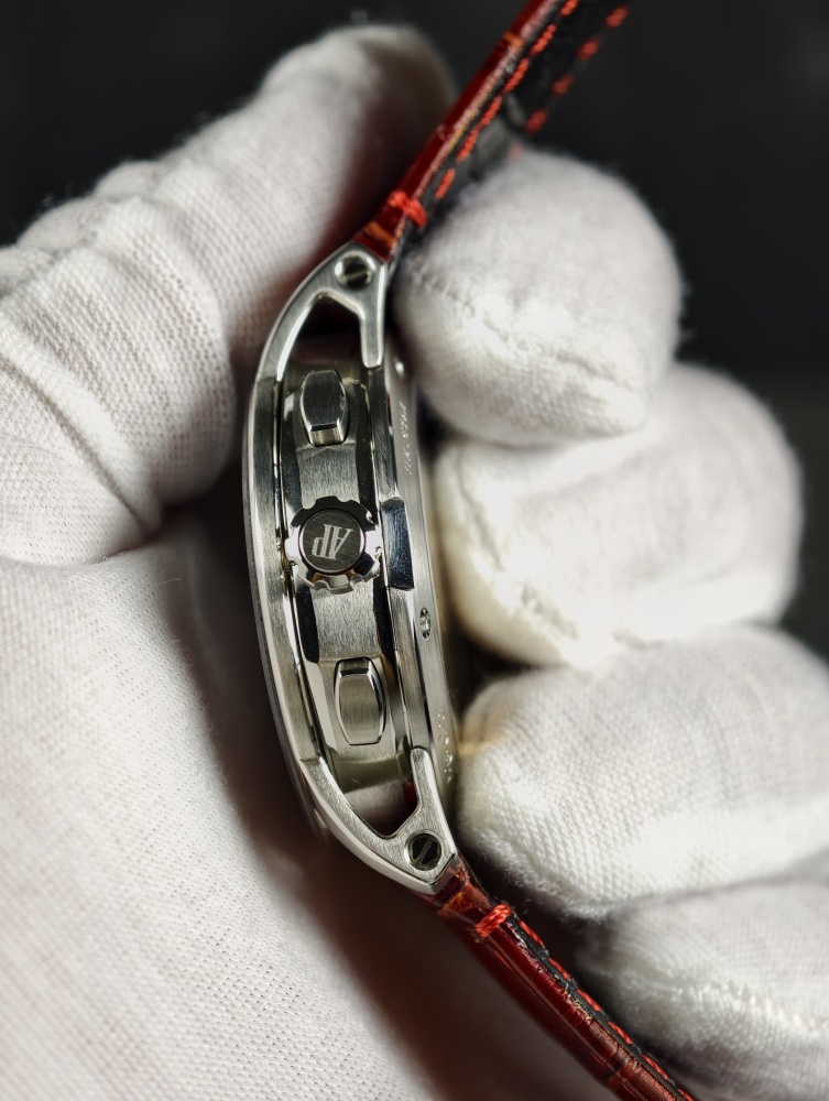 APSF Code 11.59 Chronograph Red Ombre Dial | 41mm | 4401 Chronograph Movement