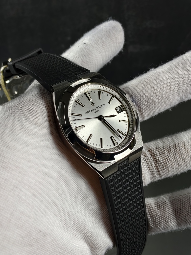 PPF VC Overseas 4500V Silver Dial Black Rubber Strap