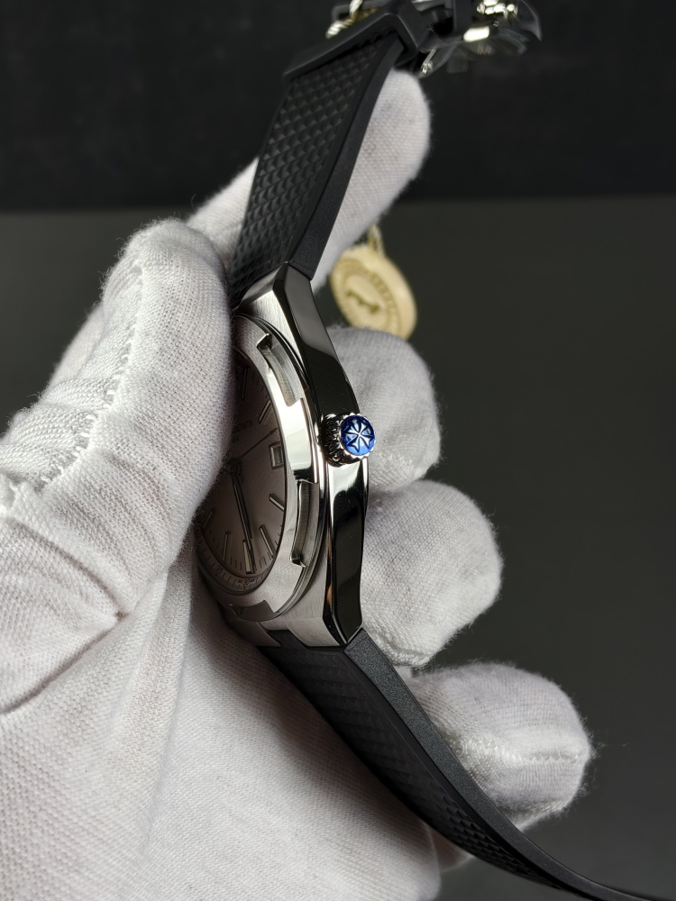 PPF VC Overseas 4500V Silver Dial Black Rubber Strap