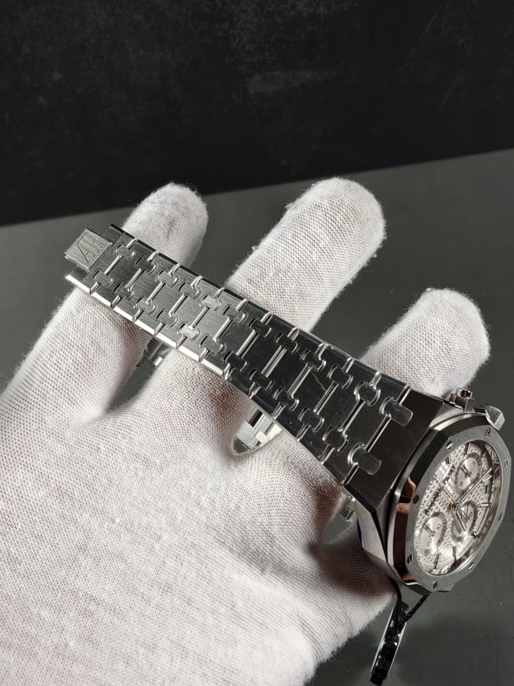 ZF Free-Sprung Royal Oak Chronograph 26240 White Dial | 41mm | Free-Sprung 4401 Super Clone Movement